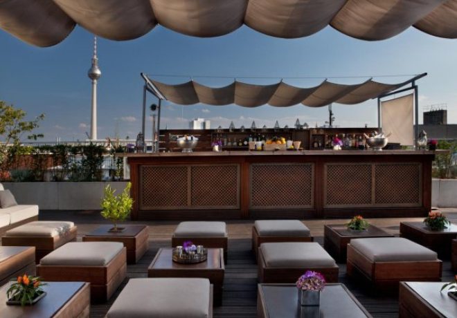 terras-van-hotel-amano-in-berlijn